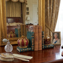 Load image into Gallery viewer, Crown Bookends