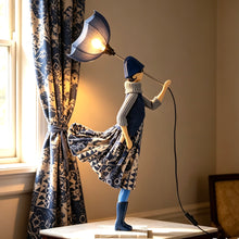 Load image into Gallery viewer, Umi Lady Lamp