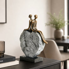 Load image into Gallery viewer, Couple on Heart Sculpture