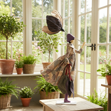 Load image into Gallery viewer, Filyra Lady Lamp