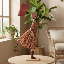 Load image into Gallery viewer, Simena Lady Lamp