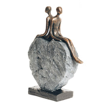 Load image into Gallery viewer, Couple on Heart Sculpture