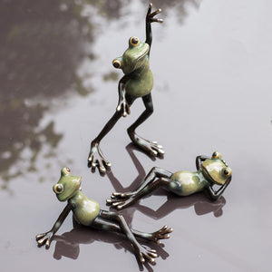 Mad Frog - Standing